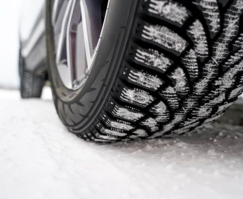 Pneus hiver ou 4 saisons : quel choix privilégier pour votre sécurité ?